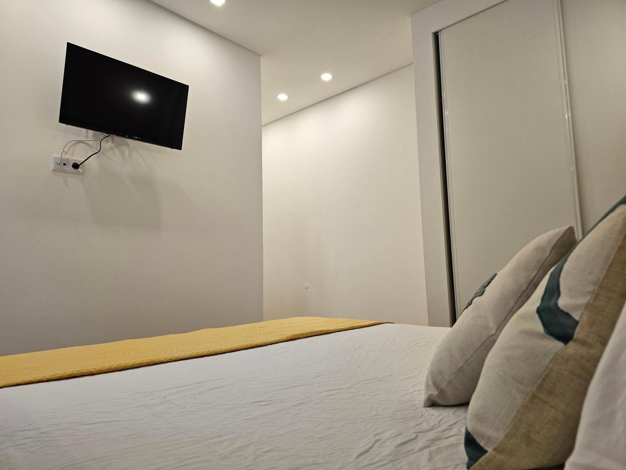 Surfsoul Guesthouse - Bed And Breakfast ペニシェ エクステリア 写真